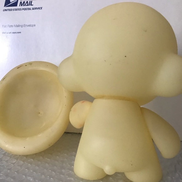 7” Munny - Glow in the Dark - Kid Robot - Picture 2 of 3